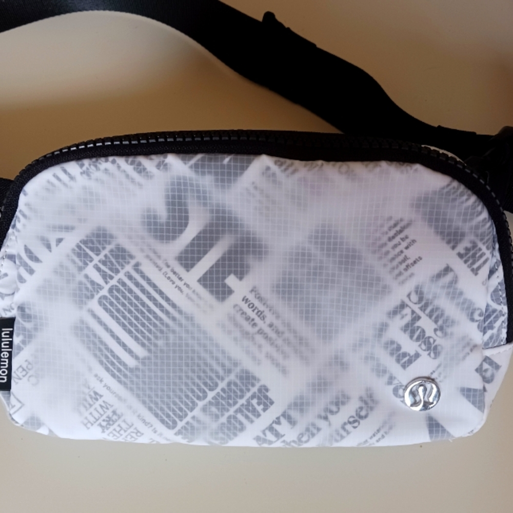 Lululemon everywhere belt bag